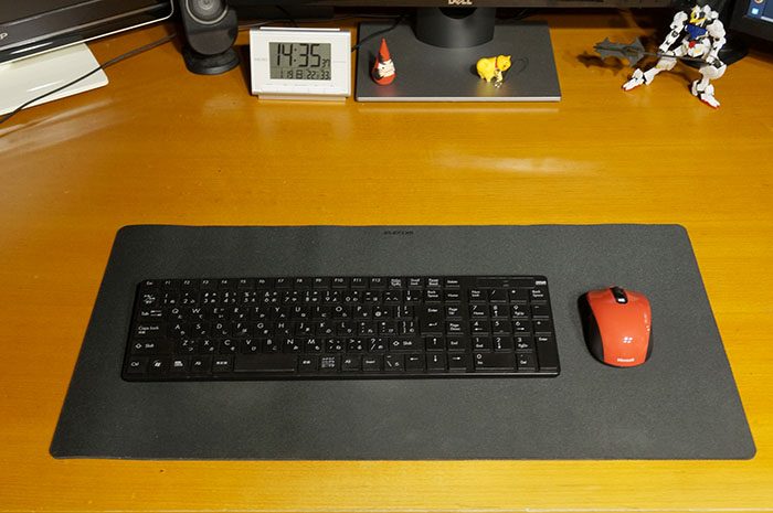 大型マウスパッドで机の上がどう変わるか？ELECOMの「デカ過ぎるマウスパッド」を使ってみた | エンタメズネット