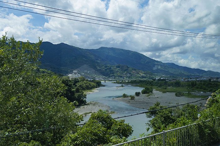 和歌山線車窓からみた紀の川