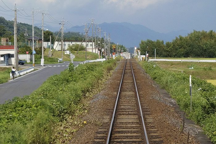 関西本線からの車窓 一直線の線路